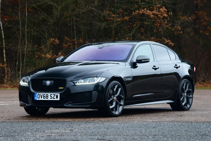  Jaguar XE 300 Sport 2018 года  (UK) (фото 8 из 24)